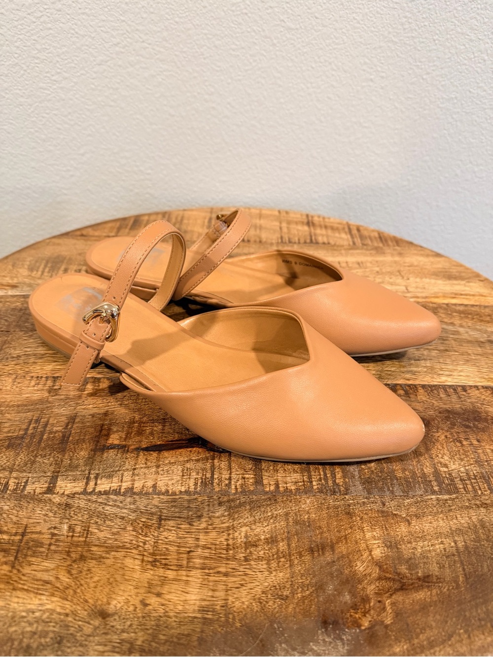 DV by Dolce Vita Women’s Domainica Slip on Flats in Nude Size 9